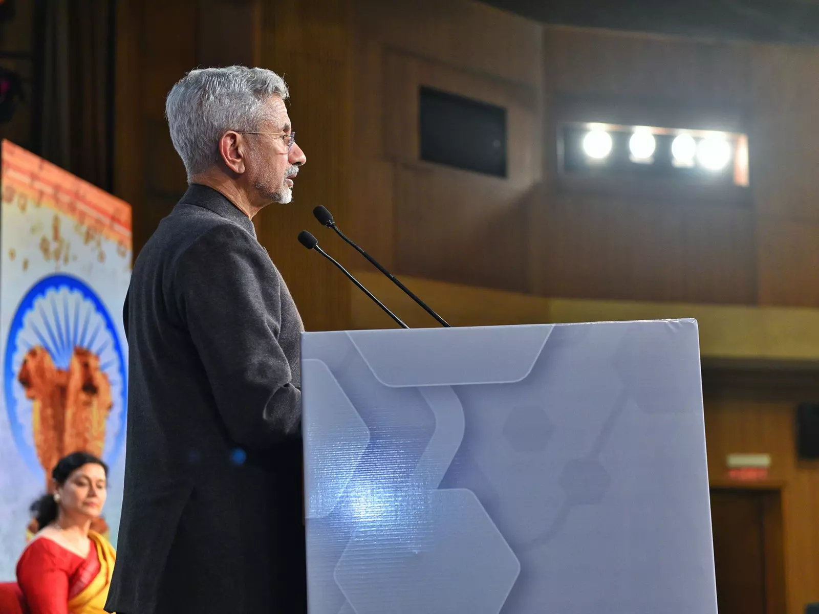 विदेश मंत्री Jaishankar ने केंद्रीय बजट पर वित्त मंत्री सीतारमण को बधाई दी विदेश मंत्री Jaishankar ने केंद्रीय बजट पर वित्त मंत्री सीतारमण को बधाई दी