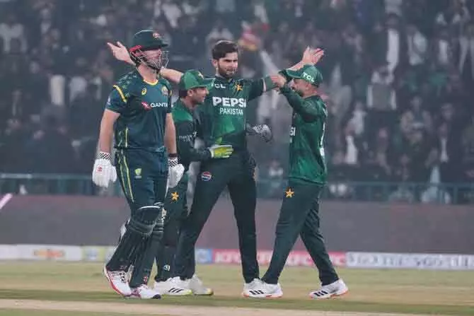 Pakistan ने ऑस्ट्रेलिया को 111 रनों से हराकर T20 सीरीज़ 3-0 से जीती Pakistan ने ऑस्ट्रेलिया को 111 रनों से हराकर T20 सीरीज़ 3-0 से जीती
