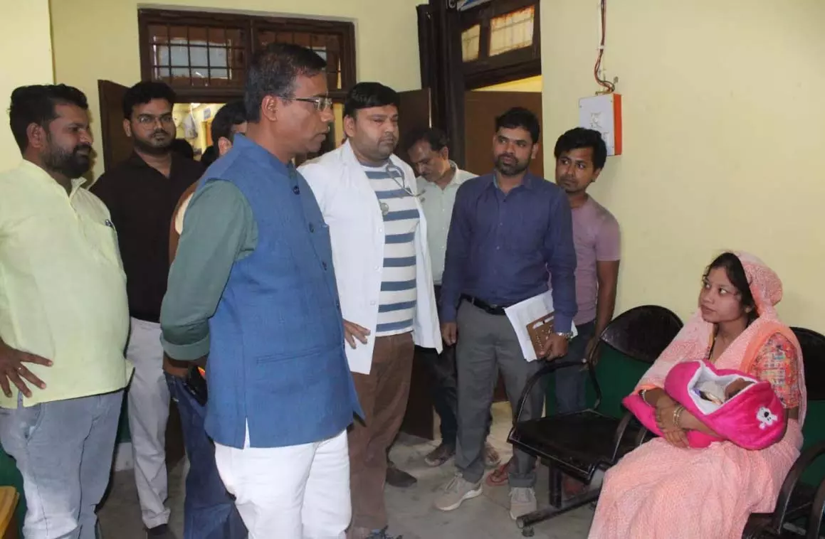 कलेक्टर डॉ. संजय कन्नौजे ने लेंधरा हॉस्पीटल के सभी कक्ष और व्यवस्था का लिया जायजा कलेक्टर डॉ. संजय कन्नौजे ने लेंधरा हॉस्पीटल के सभी कक्ष और व्यवस्था का लिया जायजा