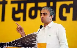 नायब सिंह सैनी ने की केंद्रीय बजट की तारीफ, अनुराग ढांडा बोले-आप प्रदेश पर ध्यान दें नायब सिंह सैनी ने की केंद्रीय बजट की तारीफ, अनुराग ढांडा बोले-आप प्रदेश पर ध्यान दें