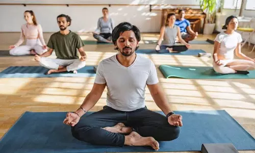 Sukhasana: सुखासन करने से मिलते हैं ये गजब के फायदे, जानें अभ्यास का तरीका और सावधानियां Sukhasana: सुखासन करने से मिलते हैं ये गजब के फायदे, जानें अभ्यास का तरीका और सावधानियां