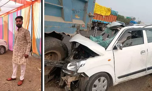 Indore : खड़ी डंपर से टकराने के बाद कार का बोनट दो हिस्सों में बंट गया, युवक की मौत