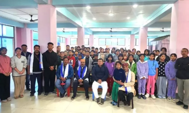 Manipur: RSS नेताओं ने TAKDO रेजिडेंशियल स्कूल में छात्रों से बातचीत की
