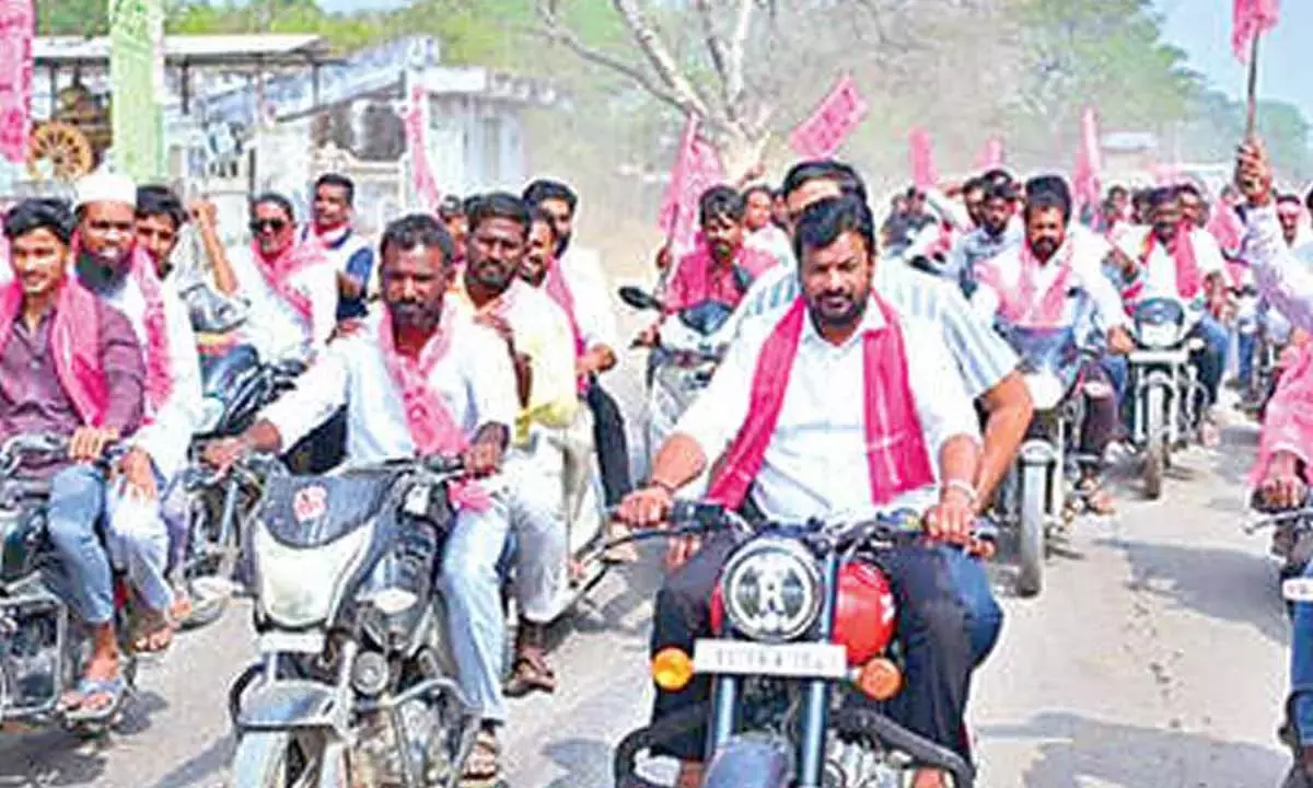 KCR को नोटिस के खिलाफ खानपुर में विरोध प्रदर्शन शुरू