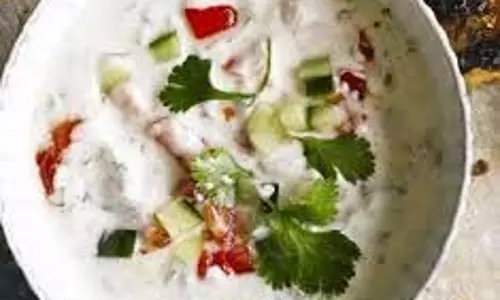 Tomato Onion Raita: टमाटर प्याज का रायता, जानें आसान रेसिपी