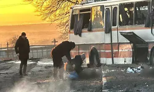 Ukraine: पावलोह्राद में रूसी ड्रोन हमले में 15 की मौत, 7 घायल Ukraine: पावलोह्राद में रूसी ड्रोन हमले में 15 की मौत, 7 घायल