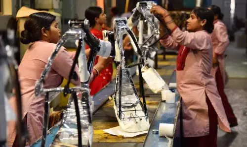 Punjab: इंडस्ट्री में ग्रोथ दिख रही है, लेकिन MSME में कटौती से चिंता बढ़ गई Punjab: इंडस्ट्री में ग्रोथ दिख रही है, लेकिन MSME में कटौती से चिंता बढ़ गई