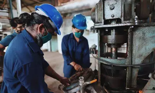 जनवरी में भारत के मैन्युफैक्चरिंग सेक्टर में थोड़ी रिकवरी: PMI