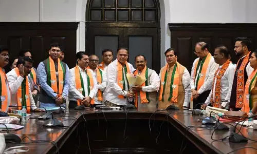 नगर निगम चुनावों में जीत हासिल करने के बाद BJP ने गणेश खनकर को BMC में ग्रुप लीडर नियुक्त किया