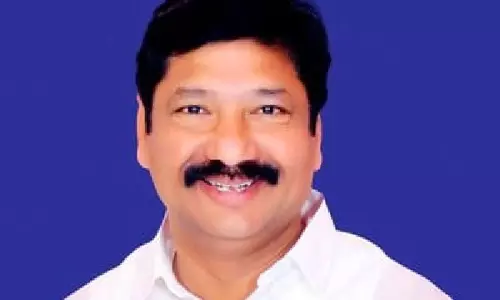 CM चंद्रबाबू नायडू पर बयानबाज़ी, YSRCP नेता जोगी रमेश पर FIR