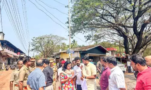 Pandikkad टाउन में ट्रैफिक सुधार; अधिकारियों ने निरीक्षण किया Pandikkad टाउन में ट्रैफिक सुधार; अधिकारियों ने निरीक्षण किया