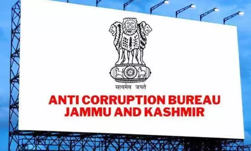 ACB ने रिश्वत लेते हुए JE को गिरफ्तार किया ACB ने रिश्वत लेते हुए JE को गिरफ्तार किया