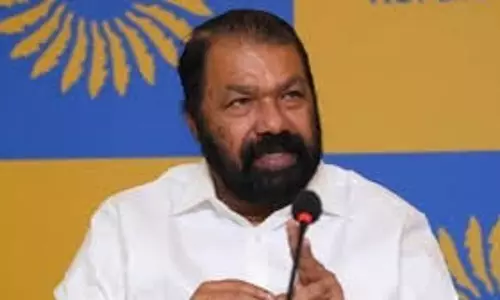 Kerala: सोने की चोरी मामले पर विधानसभा में सत्ता और विपक्ष में फिर झड़प Kerala: सोने की चोरी मामले पर विधानसभा में सत्ता और विपक्ष में फिर झड़प