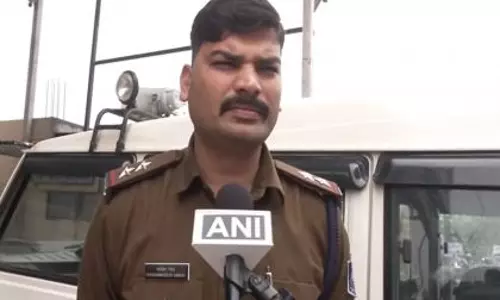 Indore में लोडिंग गाड़ी की चपेट में आने से पांच लोग घायल हो गए