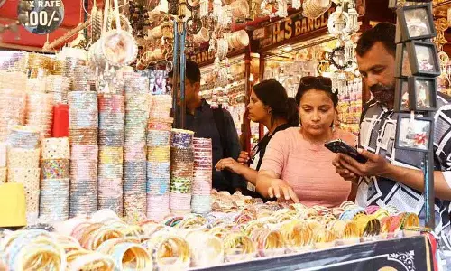 Hyderabad के पुराने शहर के बाजारों में रमजान की खरीदारी जल्दी शुरू Hyderabad के पुराने शहर के बाजारों में रमजान की खरीदारी जल्दी शुरू