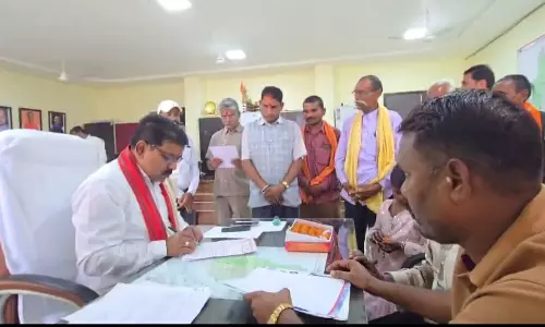 उपमुख्यमंत्री विजय शर्मा ने विधायक कार्यालय में लोगों से की मुलाकात उपमुख्यमंत्री विजय शर्मा ने विधायक कार्यालय में लोगों से की मुलाकात