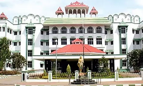 पीएमके चुनाव चिन्ह मामले में EC को हाई कोर्ट का नोटिस पीएमके चुनाव चिन्ह मामले में EC को हाई कोर्ट का नोटिस
