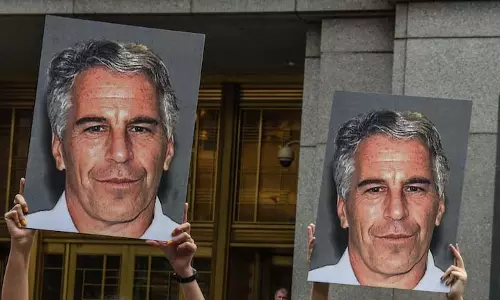 Epstein Files से पाकिस्तानी सलवार-कुर्ता और भारत से जुड़ी पीड़िता के बारे में ईमेल सामने आए Epstein Files से पाकिस्तानी सलवार-कुर्ता और भारत से जुड़ी पीड़िता के बारे में ईमेल सामने आए