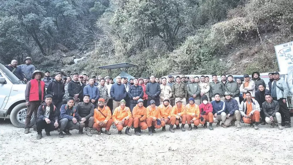 Nagaland : ज़ुकोउ जंगल की आग सातवें दिन भी जारी IAF का ऑपरेशन जारी रहेगा Nagaland : ज़ुकोउ जंगल की आग सातवें दिन भी जारी IAF का ऑपरेशन जारी रहेगा