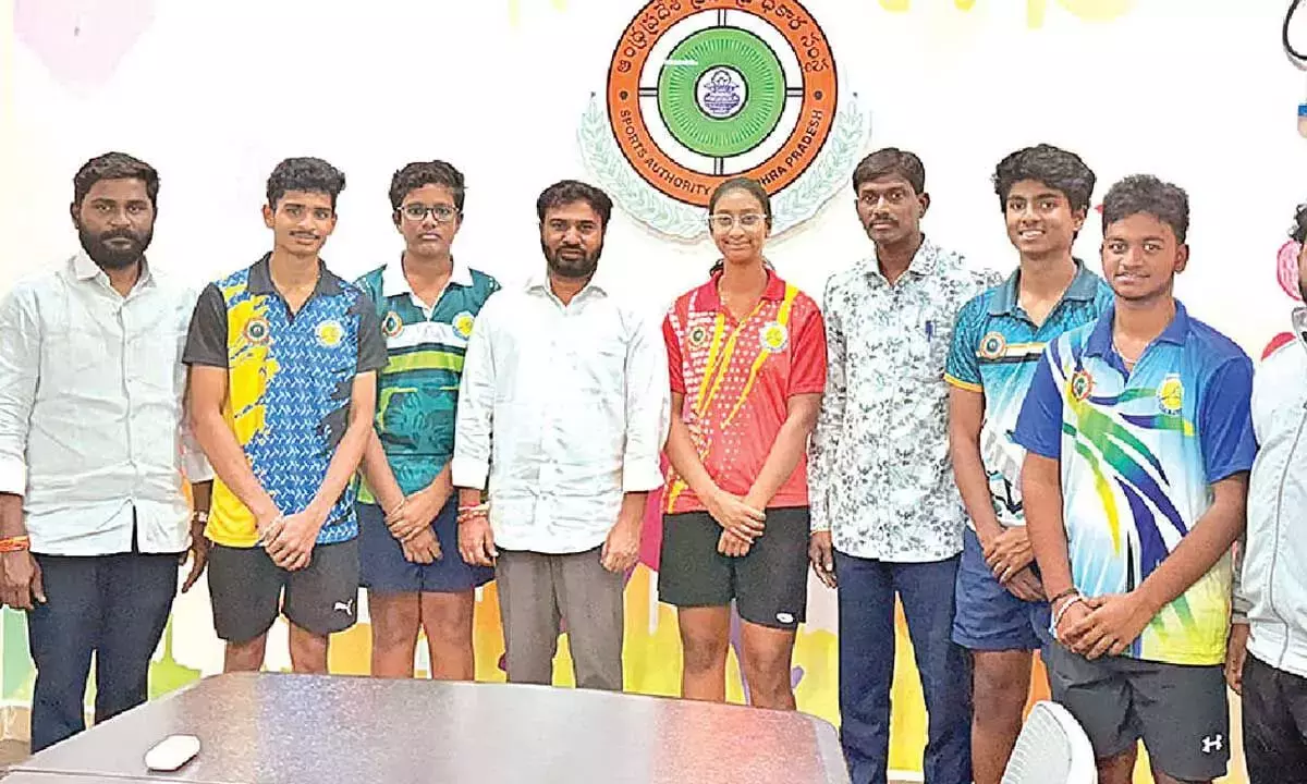 Andhra: सॉफ्ट टेनिस चैंपियनशिप में सात एपी खिलाड़ी भारत का प्रतिनिधित्व करेंगे Andhra: सॉफ्ट टेनिस चैंपियनशिप में सात एपी खिलाड़ी भारत का प्रतिनिधित्व करेंगे