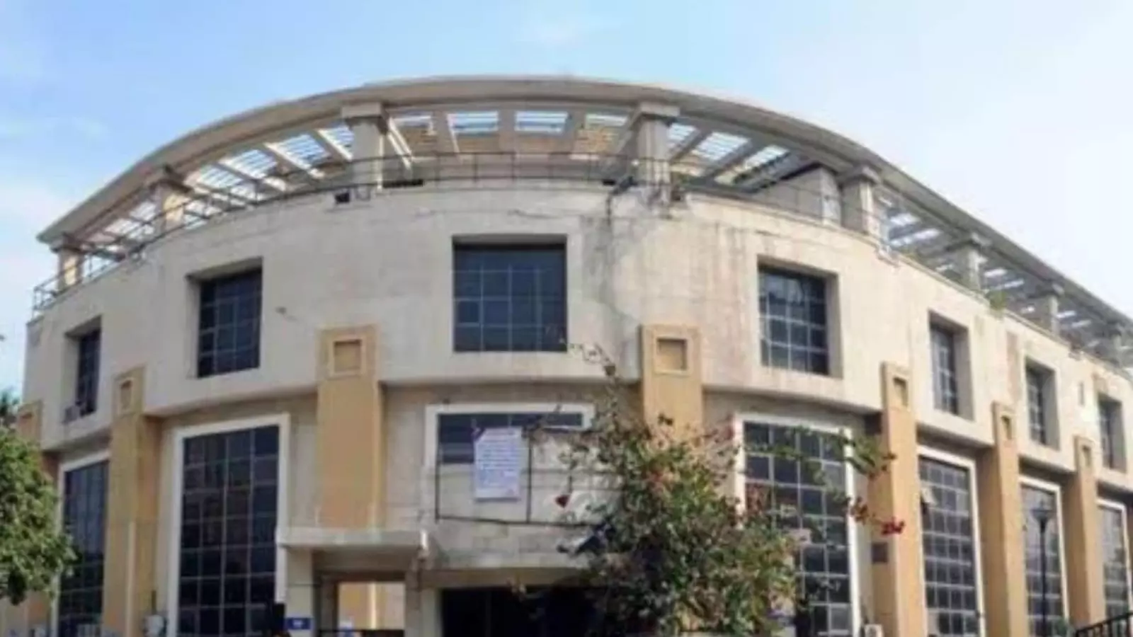 Gurugram: नगर निगम ने की सीलिंग, फिर भी सामान हुआ हेरफेर Gurugram: नगर निगम ने की सीलिंग, फिर भी सामान हुआ हेरफेर