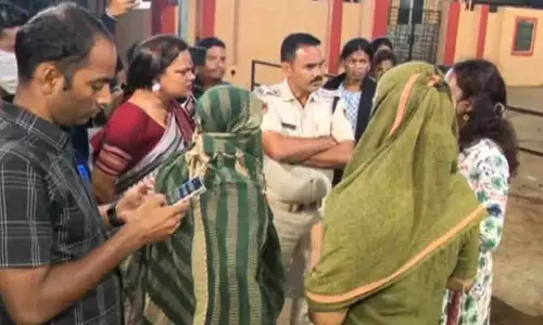 Pipili के पास ट्रांसजेंडर व्यक्ति की चाकू मारकर हत्या, पुलिस जांच में जुटी Pipili के पास ट्रांसजेंडर व्यक्ति की चाकू मारकर हत्या, पुलिस जांच में जुटी