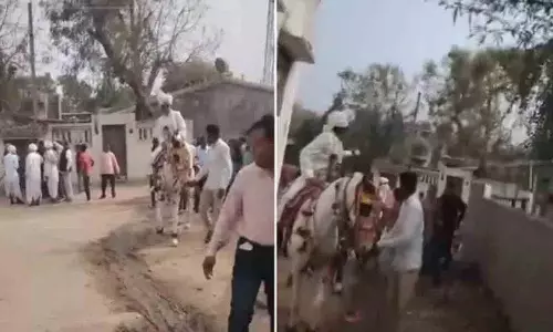 Dalit दूल्हा घोड़े पर बैठकर बारात निकालता है.. ऊंची जाति के लोग चाकू से हमला करने की कोशिश