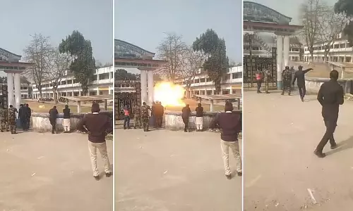 Madhyamik परीक्षाओं के दौरान स्कूल परिसर में सिलेंडर फटा Madhyamik परीक्षाओं के दौरान स्कूल परिसर में सिलेंडर फटा