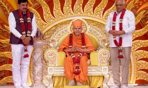 Vadodara में 92वें जन्मदिन पर सामूहिक पाठ गिनीज रिकॉर्ड में दर्ज