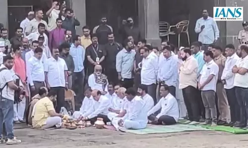 अजित पवार के चिरसंस्कार: शव की राख का किया गया रामकुंड गंगा घाट में विसर्जन