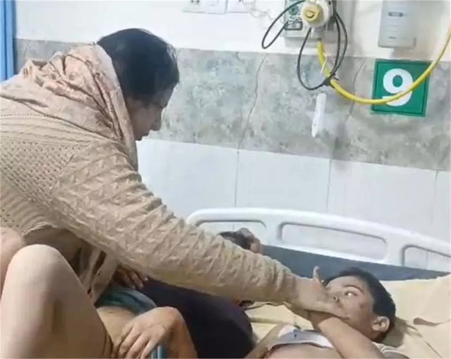 Ambala: दो गुटों में झड़प, किशोर गोली के छर्रों से घायल Ambala: दो गुटों में झड़प, किशोर गोली के छर्रों से घायल