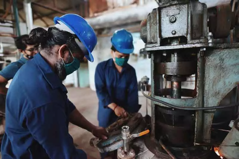 जनवरी में भारत के मैन्युफैक्चरिंग सेक्टर में थोड़ी रिकवरी: PMI जनवरी में भारत के मैन्युफैक्चरिंग सेक्टर में थोड़ी रिकवरी: PMI
