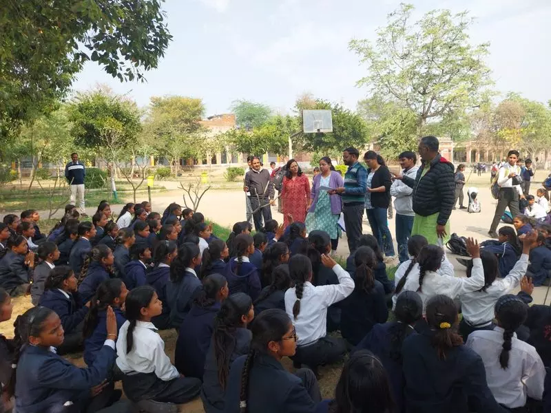 Haryana : सरकारी स्कूल की लड़कियों ने फोर्टिफाइड लड्डू खाकर विटामिन-डी की कमी को दूर किया Haryana : सरकारी स्कूल की लड़कियों ने फोर्टिफाइड लड्डू खाकर विटामिन-डी की कमी को दूर किया
