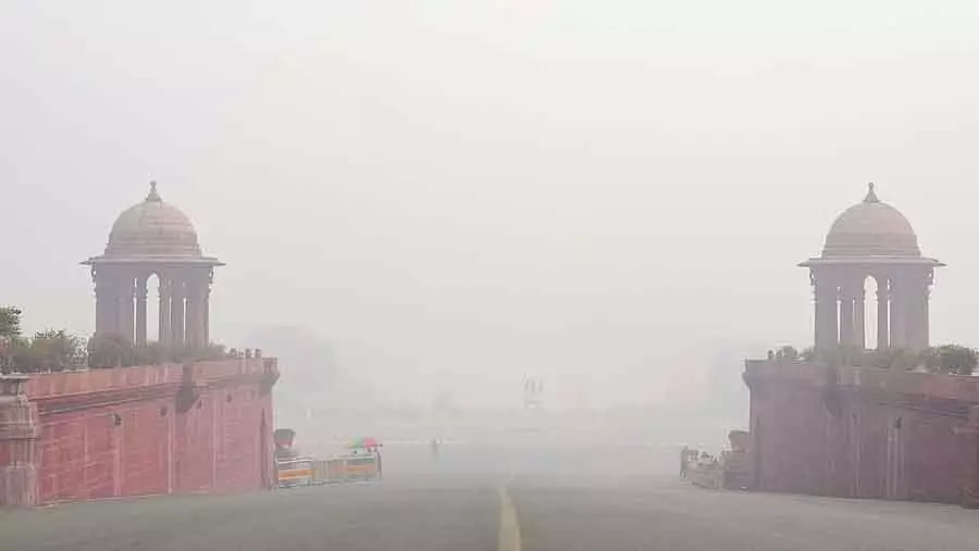 दिल्ली में घने कोहरे के साथ सुबह हुई, ज़्यादातर इलाकों में AQI मध्यम स्तर पर दिल्ली में घने कोहरे के साथ सुबह हुई, ज़्यादातर इलाकों में AQI मध्यम स्तर पर