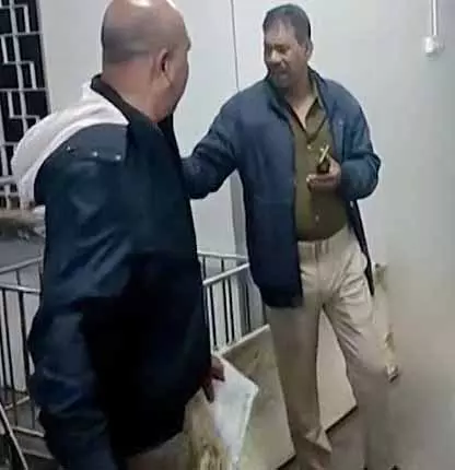 Pipili के पास ट्रांसजेंडर की चाकू मारकर हत्या, बदमाशों का पता लगाने के लिए जांच जारी Pipili के पास ट्रांसजेंडर की चाकू मारकर हत्या, बदमाशों का पता लगाने के लिए जांच जारी