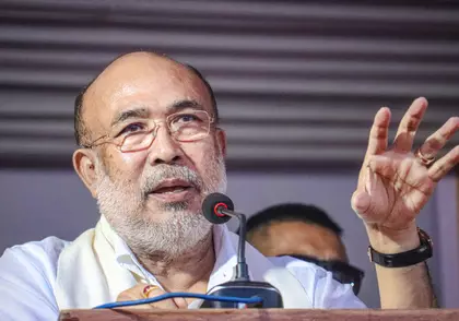 मणिपुर सरकार गठन को लेकर दिल्ली में अहम बैठक, NDA विधायक होंगे शामिल मणिपुर सरकार गठन को लेकर दिल्ली में अहम बैठक, NDA विधायक होंगे शामिल