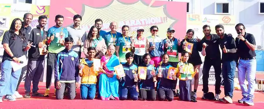 Marathon : महादेवी, आलिया ने जीते पुरस्कार Marathon : महादेवी, आलिया ने जीते पुरस्कार