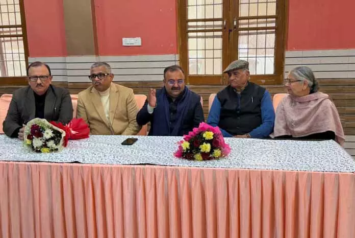 Gandhi Nagar के निवासियों ने अवैध कियोस्क और रिहायशी इलाके में प्रस्तावित शौचालय का विरोध किया Gandhi Nagar के निवासियों ने अवैध कियोस्क और रिहायशी इलाके में प्रस्तावित शौचालय का विरोध किया