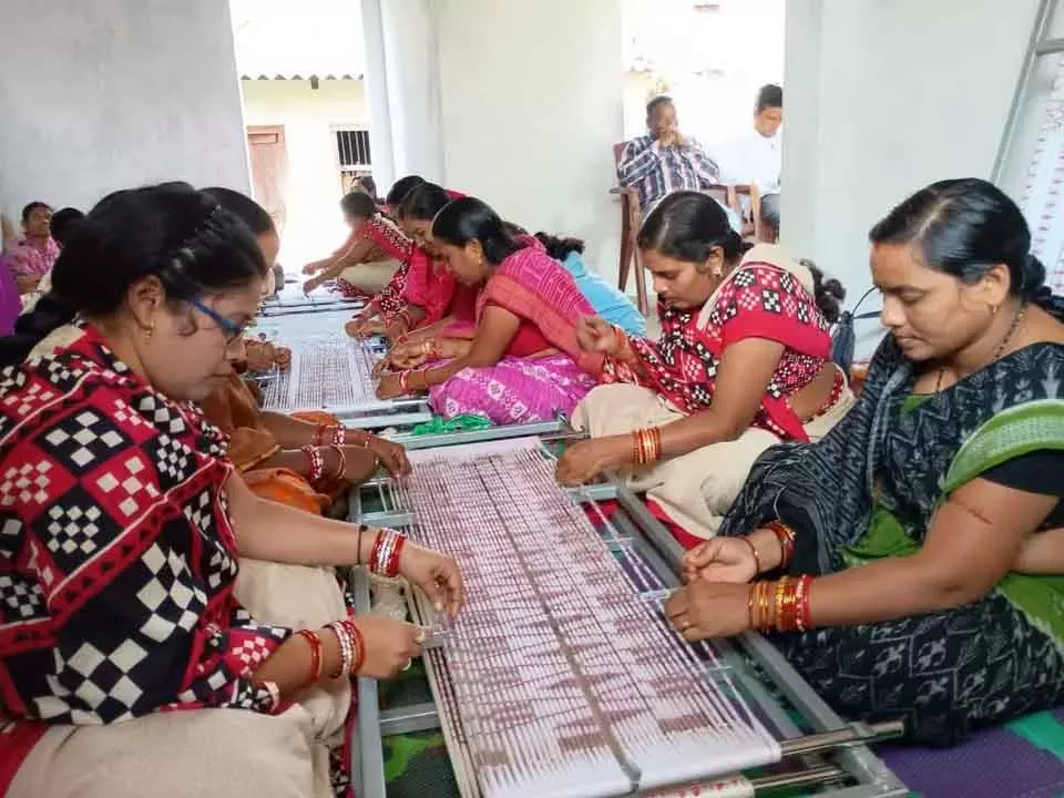 Utkal दिवस से ओडिशा में मिशन शक्ति की महिलाओं के लिए स्मार्टफोन, नया ड्रेस कोड Utkal दिवस से ओडिशा में मिशन शक्ति की महिलाओं के लिए स्मार्टफोन, नया ड्रेस कोड