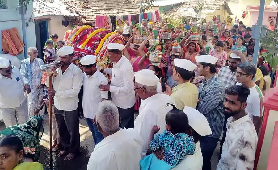 Jammu में तेज तलाशी अभियान के बीच दो संदिग्ध लोगों को हिरासत में लिया गया Jammu में तेज तलाशी अभियान के बीच दो संदिग्ध लोगों को हिरासत में लिया गया