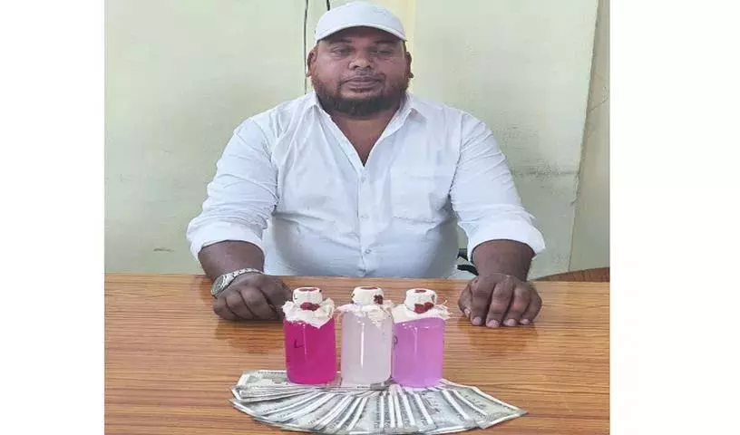 नलगोंडा में Revenue Inspector रिश्वत लेते हुए पकड़ा गया नलगोंडा में Revenue Inspector रिश्वत लेते हुए पकड़ा गया