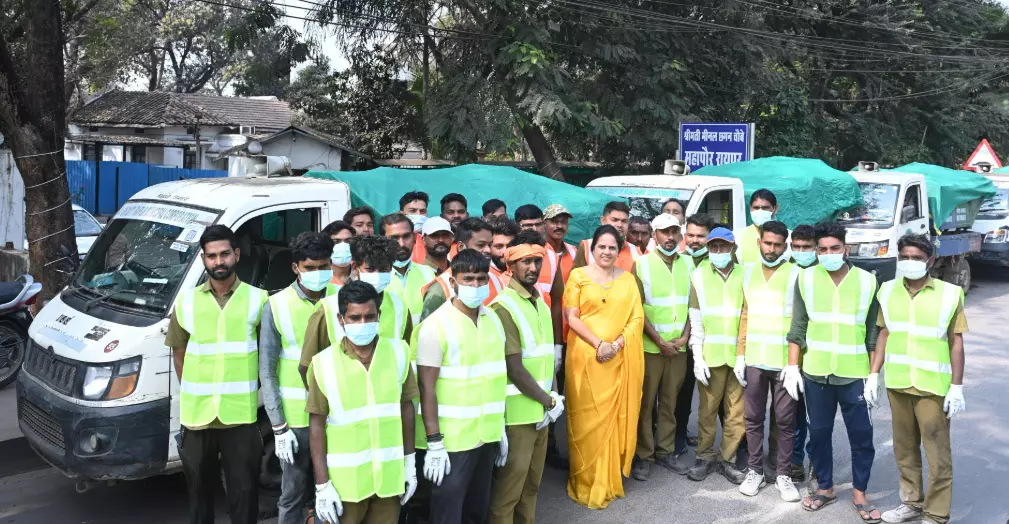 रायपुर मेयर ने कचरा गाड़ियों में ग्रीन नेट लगाने के दिए निर्देश रायपुर मेयर ने कचरा गाड़ियों में ग्रीन नेट लगाने के दिए निर्देश