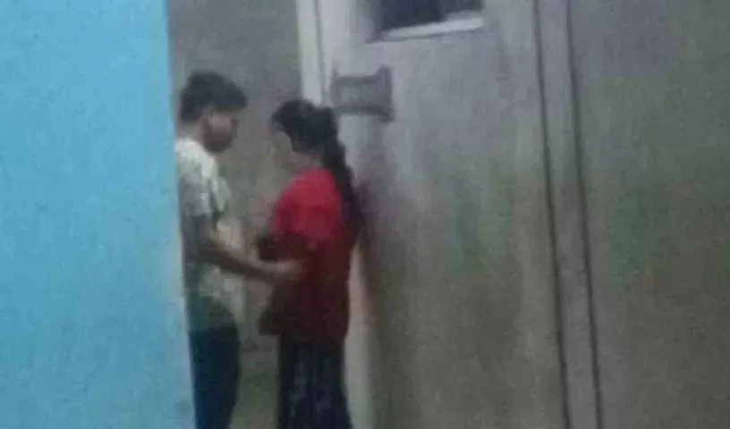 स्कूल में दिव्यांग छात्रों के साथ दुर्व्यवहार करने के आरोप में Warden गिरफ्तार स्कूल में दिव्यांग छात्रों के साथ दुर्व्यवहार करने के आरोप में Warden गिरफ्तार