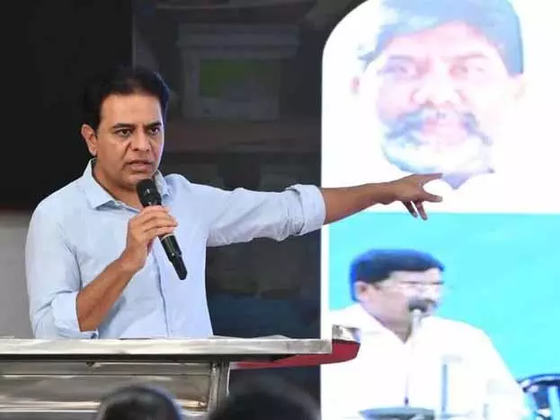 KTR ने वित्तीय भेदभाव और राजनीतिक भटकाव को लेकर कांग्रेस और बीजेपी पर निशाना साधा KTR ने वित्तीय भेदभाव और राजनीतिक भटकाव को लेकर कांग्रेस और बीजेपी पर निशाना साधा