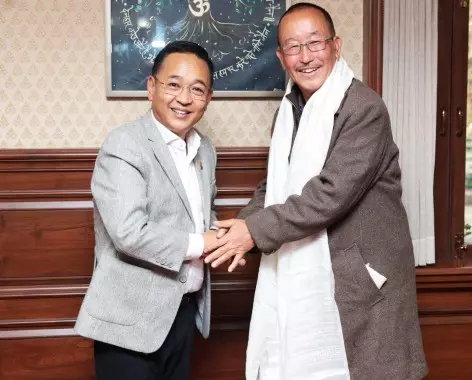 स्थापना दिवस से पहले पूर्व SDF नेता SKM में शामिल हुए स्थापना दिवस से पहले पूर्व SDF नेता SKM में शामिल हुए