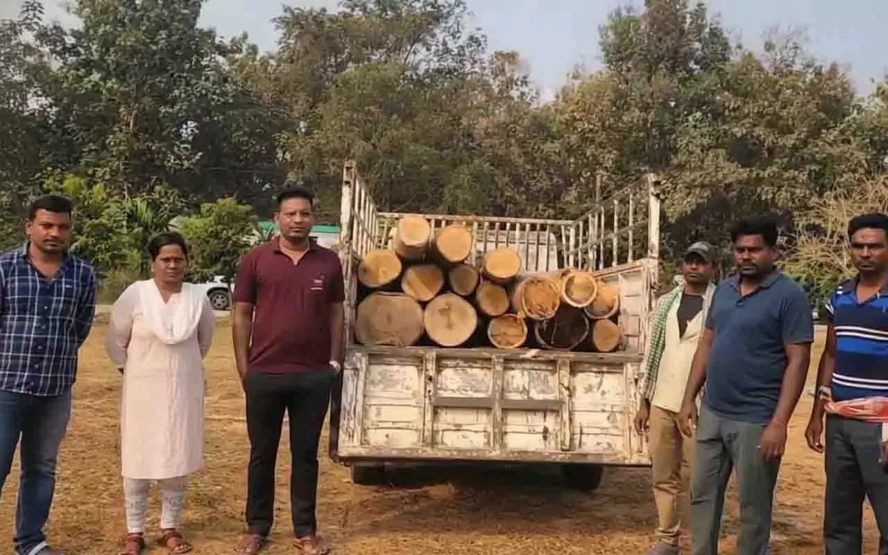 बड़ी कार्रवाई: Odisha में लकड़ी तस्करी पर शिकंजा, लाखों की जब्ती बड़ी कार्रवाई: Odisha में लकड़ी तस्करी पर शिकंजा, लाखों की जब्ती