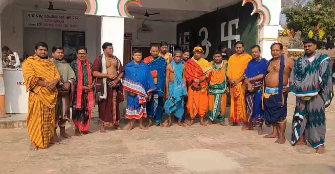 Odisha मंदिर में राष्ट्रपति दौरे से पहले सेवक–प्रशासन विवाद Odisha मंदिर में राष्ट्रपति दौरे से पहले सेवक–प्रशासन विवाद