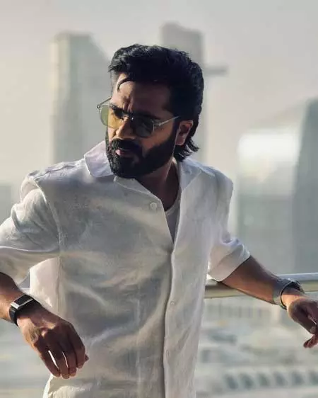 सिलांबरासन राजेंद्र : वह सुपरस्टार जिसने हार नहीं मानी, खुद दोबारा लिखी अपनी तकदीर सिलांबरासन राजेंद्र : वह सुपरस्टार जिसने हार नहीं मानी, खुद दोबारा लिखी अपनी तकदीर
