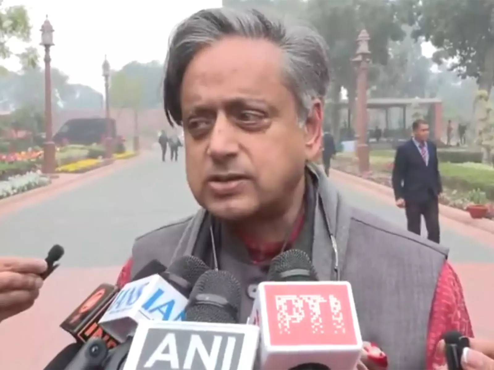 बेहद शर्मनाक: भारत के खिलाफ T20 विश्व कप मैच का पाकिस्तान द्वारा बहिष्कार करने पर शशि थरूर का बयान बेहद शर्मनाक: भारत के खिलाफ T20 विश्व कप मैच का पाकिस्तान द्वारा बहिष्कार करने पर शशि थरूर का बयान