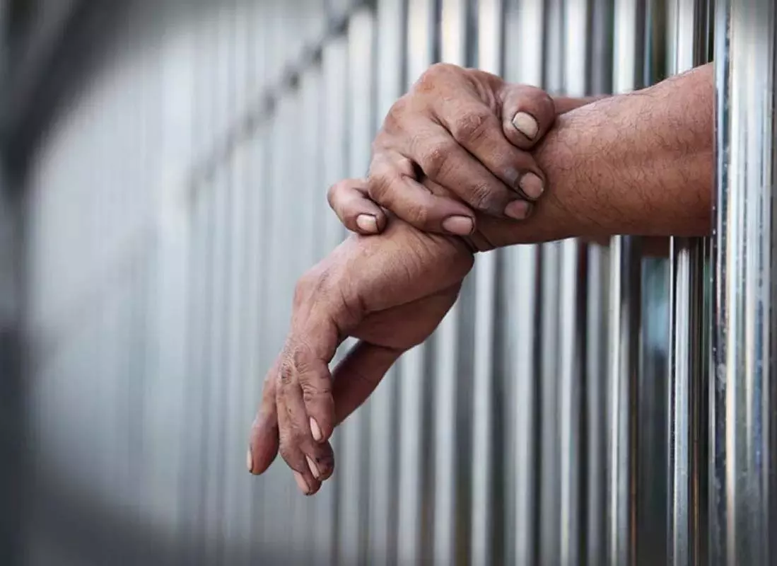 पाकिस्तान की हेरोइन के साथ गिरफ्तार हुए दो तस्करो को मिली 6-6 साल की जेल पाकिस्तान की हेरोइन के साथ गिरफ्तार हुए दो तस्करो को मिली 6-6 साल की जेल
